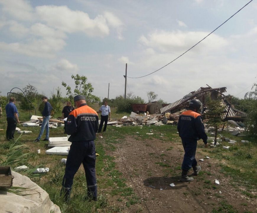Взрыв газового баллона разрушил дачу в Красном Яре Саратовской области